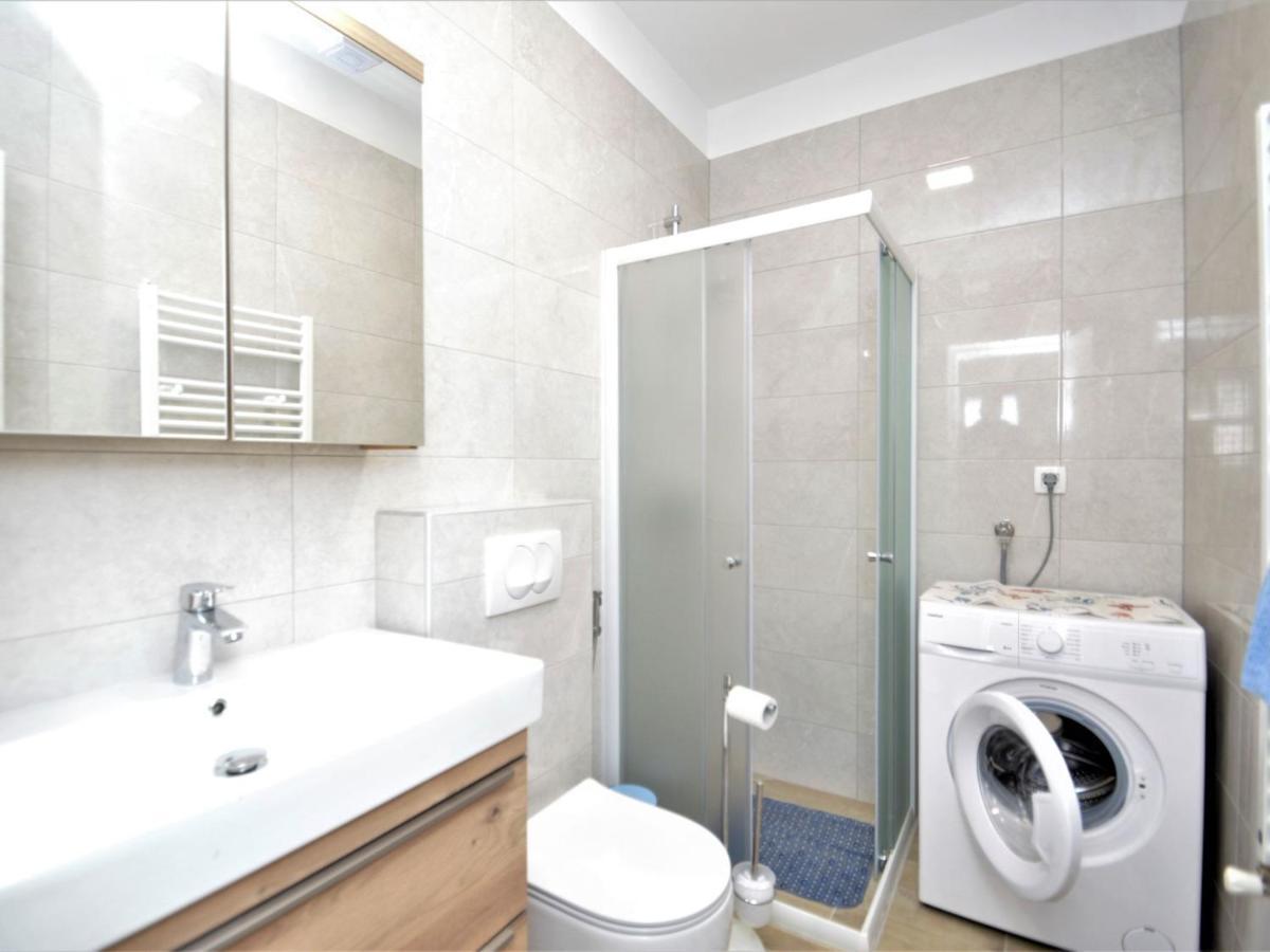 Apartment Bellevue - Pul332 By Interhome Pjescana Uvala Eksteriør bilde